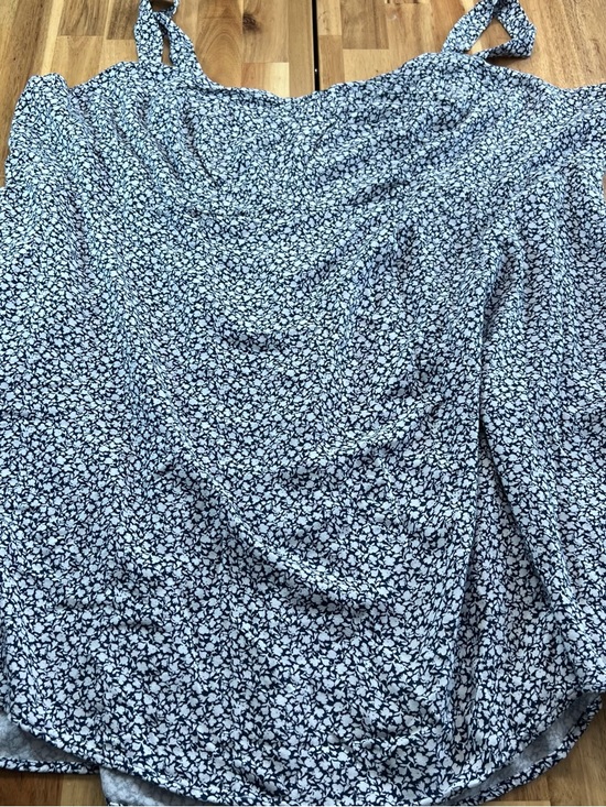 Old Navy Dresses & Skirts - Old Navy 4X Blue White Floral Smocked Tie Strap Midi Dress